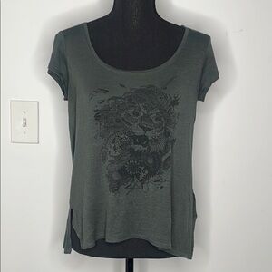 JESSICA SIMPSON Green Graphic Tee